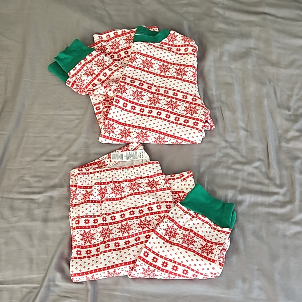 Unisex Carter's adult size M Holiday PJ set